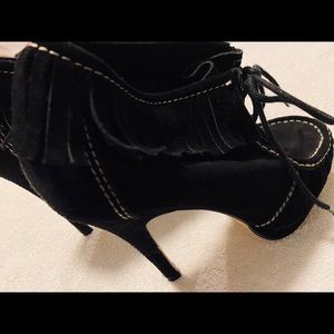 Almost Brand New Gorgeous High Quality Suede Heels - box 28